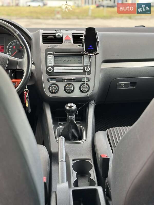 Хэтчбек Volkswagen Golf 2007 в Киеве