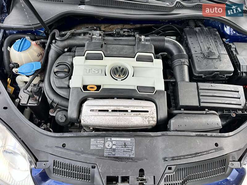 Хэтчбек Volkswagen Golf 2007 в Киеве