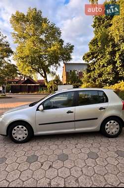 Хэтчбек Volkswagen Golf 2005 в Луцке