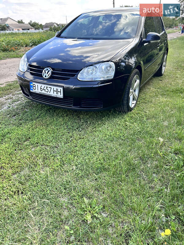 Хетчбек Volkswagen Golf 2005 в Диканьці