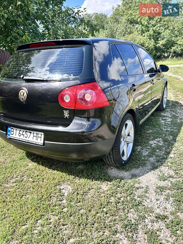 Хетчбек Volkswagen Golf 2005 в Диканьці