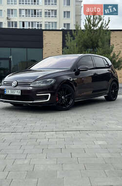Хетчбек Volkswagen Golf 2017 в Хмельницькому