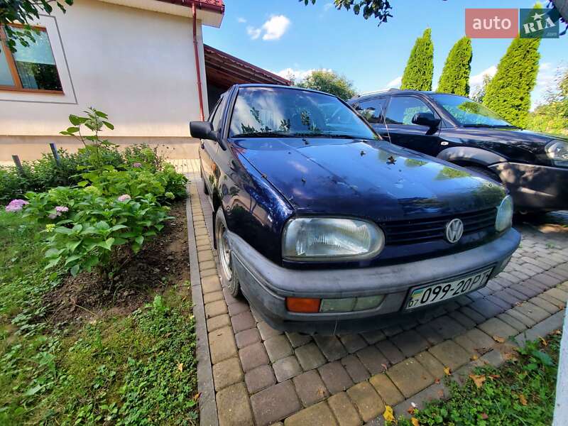 Хэтчбек Volkswagen Golf 1995 в Ужгороде