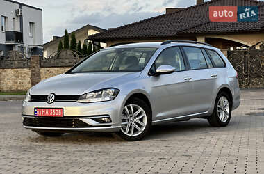 Универсал Volkswagen Golf 2020 в Ровно