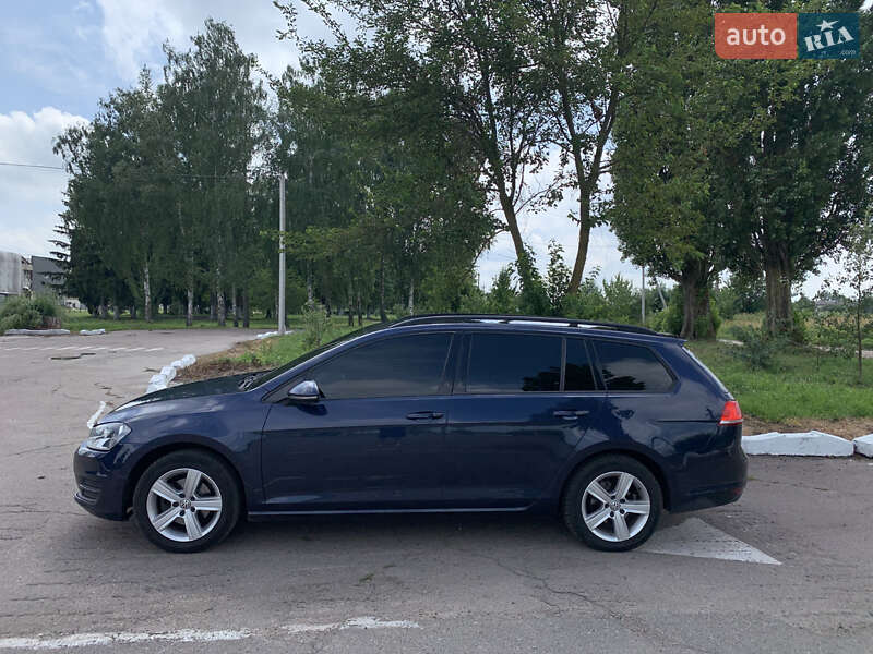 Універсал Volkswagen Golf 2015 в Чернігові