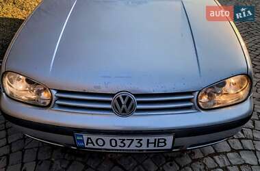 Хэтчбек Volkswagen Golf 2003 в Львове