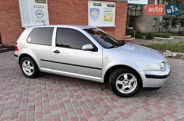 Хетчбек Volkswagen Golf 2002 в Хоролі
