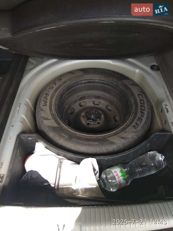 Універсал Volkswagen Golf 2003 в Житомирі