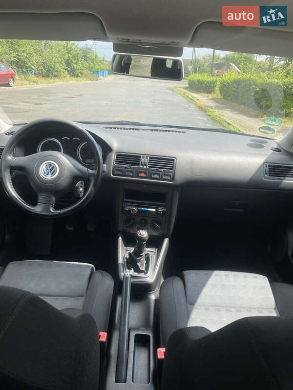 Универсал Volkswagen Golf 2002 в Киеве