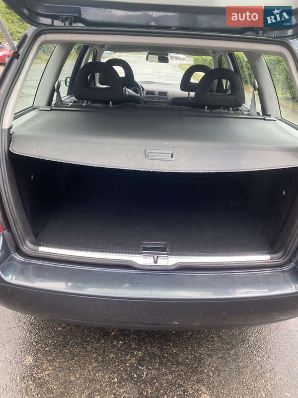 Универсал Volkswagen Golf 2002 в Киеве