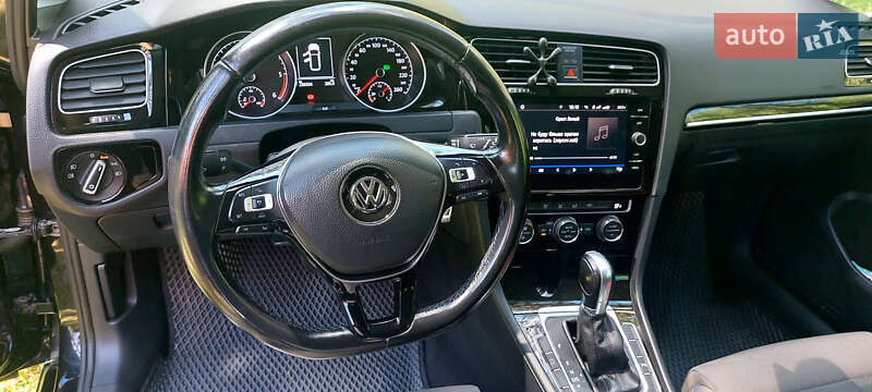 Універсал Volkswagen Golf 2017 в Конотопі