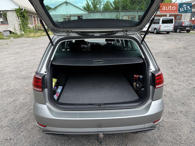 Універсал Volkswagen Golf 2019 в Вінниці