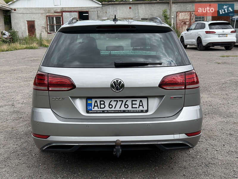 Універсал Volkswagen Golf 2019 в Вінниці