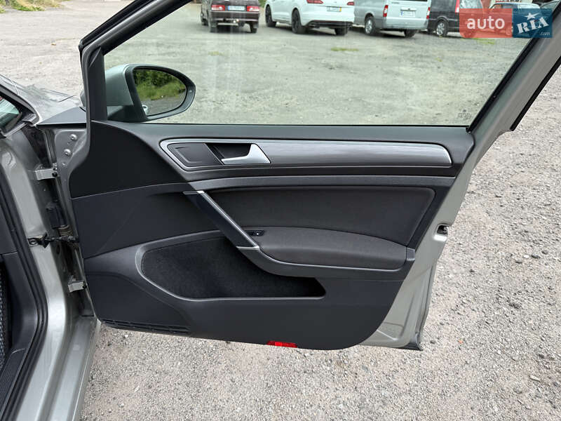 Універсал Volkswagen Golf 2019 в Вінниці