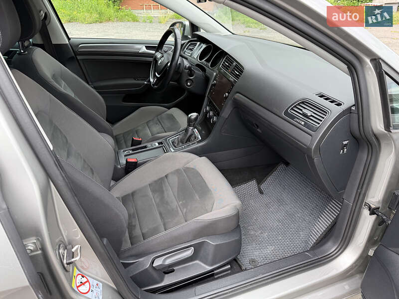 Універсал Volkswagen Golf 2019 в Вінниці