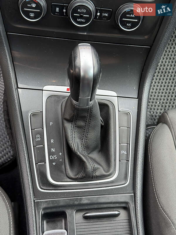 Універсал Volkswagen Golf 2019 в Вінниці