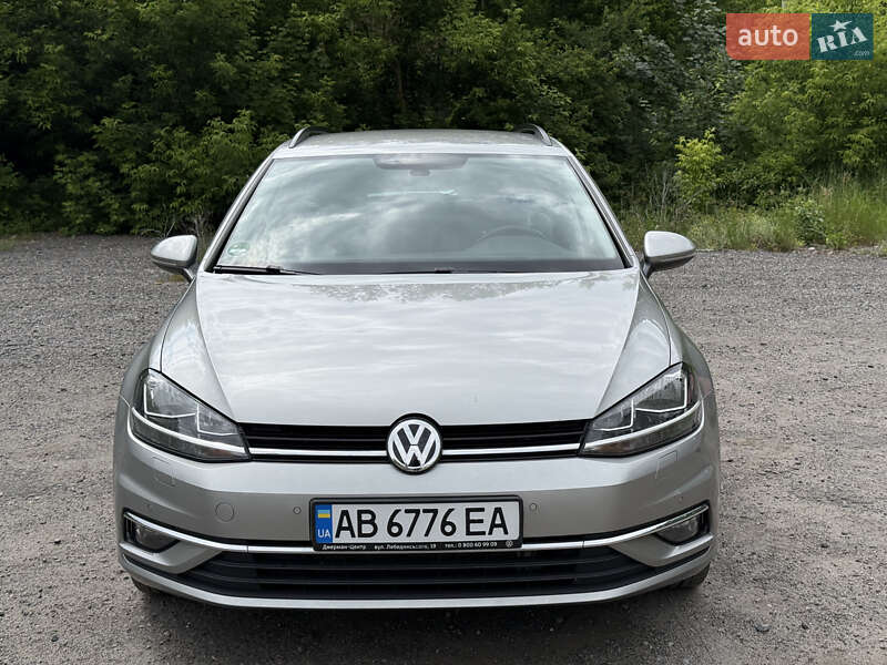 Універсал Volkswagen Golf 2019 в Вінниці