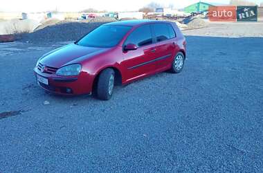 Хетчбек Volkswagen Golf 2004 в Рівному