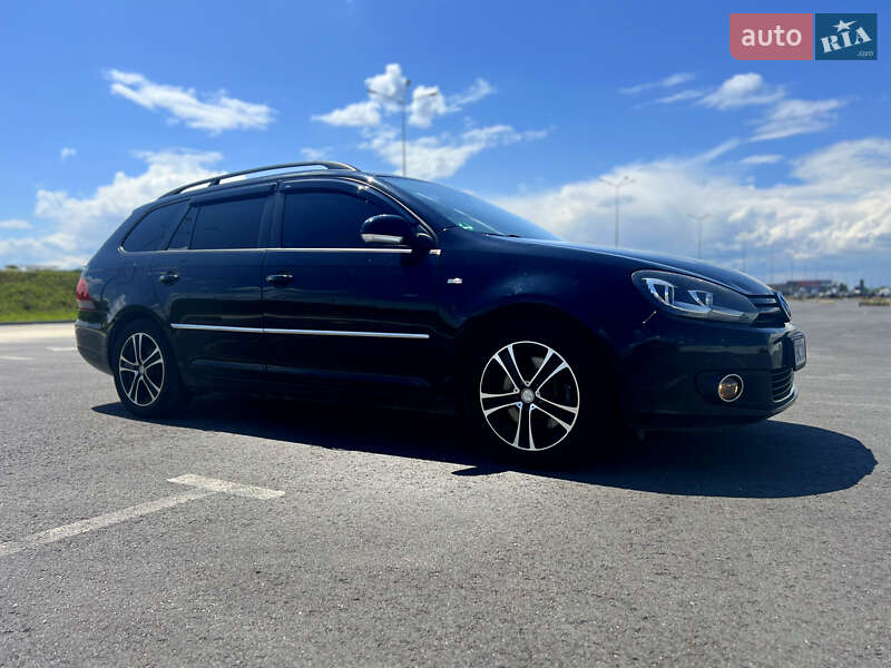 Універсал Volkswagen Golf 2012 в Львові