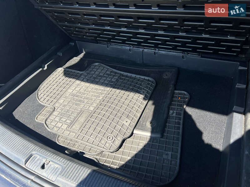 Універсал Volkswagen Golf 2012 в Львові