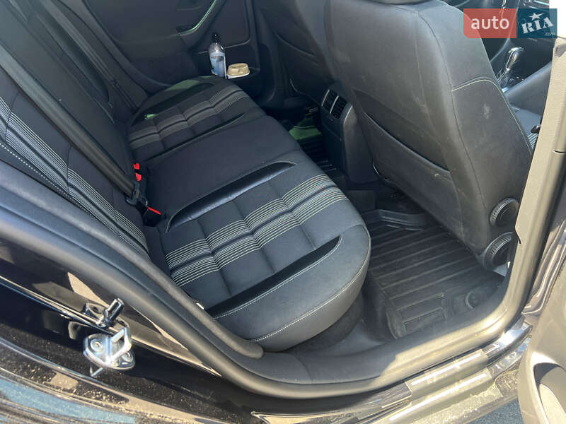 Універсал Volkswagen Golf 2012 в Львові