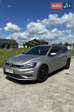 Универсал Volkswagen Golf 2017 в Коростене