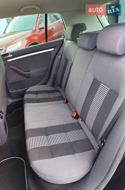 Хэтчбек Volkswagen Golf 2008 в 