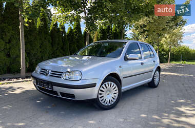 Хетчбек Volkswagen Golf 2001 в Львові