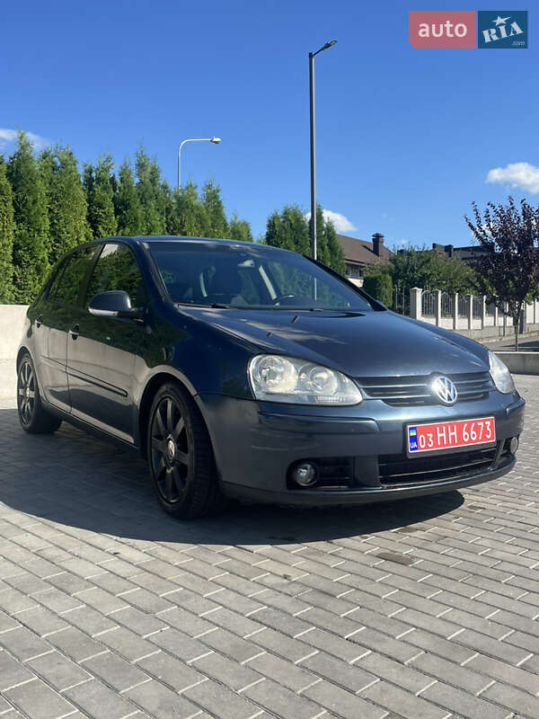 Хетчбек Volkswagen Golf 2007 в Рівному