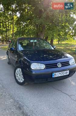 Хетчбек Volkswagen Golf 2000 в Білики