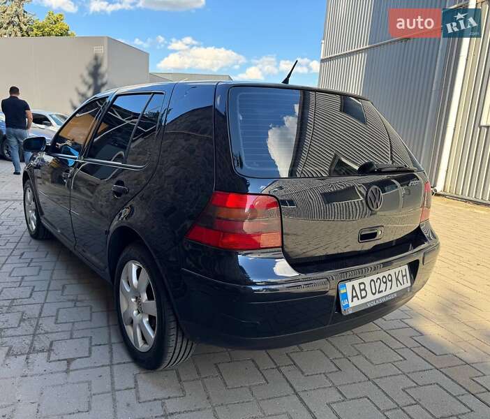Хетчбек Volkswagen Golf 2001 в Вінниці