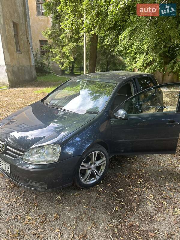 Volkswagen Golf 2004