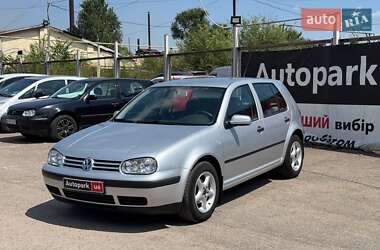 Хэтчбек Volkswagen Golf 2001 в Запорожье