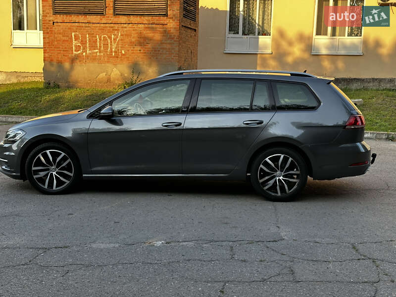 Універсал Volkswagen Golf 2017 в Полтаві