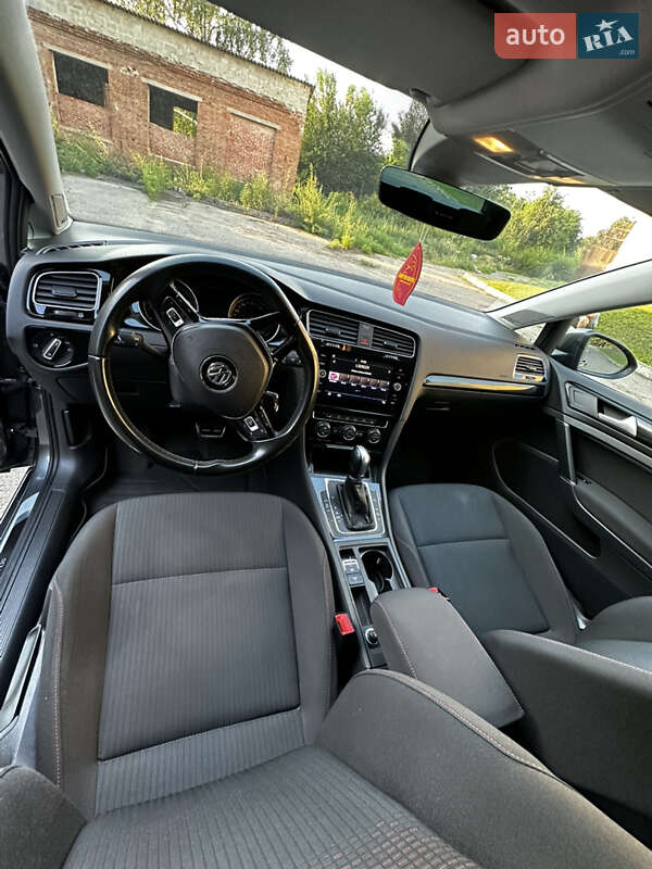 Універсал Volkswagen Golf 2017 в Полтаві