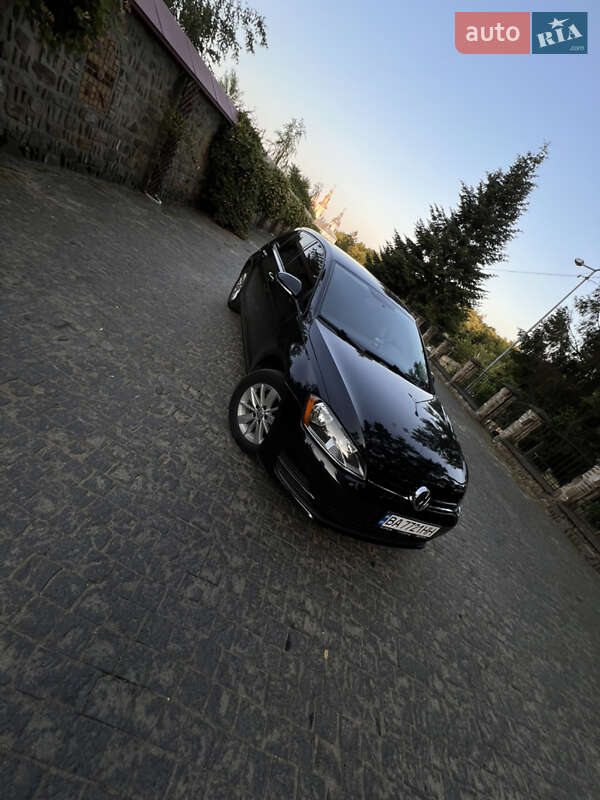 Хетчбек Volkswagen Golf 2015 в Чернівцях