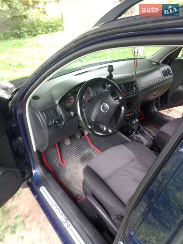 Универсал Volkswagen Golf 2001 в Самборе