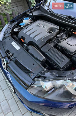 Хетчбек Volkswagen Golf 2012 в 