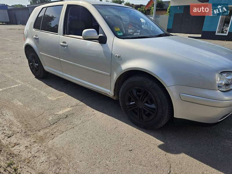 Volkswagen Golf 2000