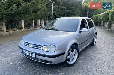Хэтчбек Volkswagen Golf 2002 в Сторожинце