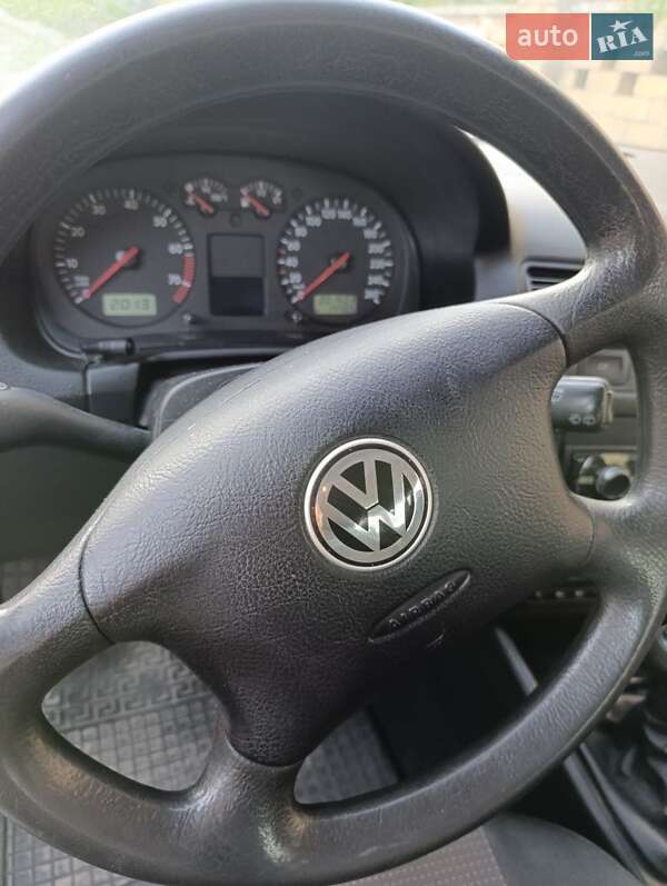Volkswagen Golf 2002