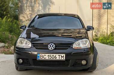 Хэтчбек Volkswagen Golf 2006 в Новояворовске
