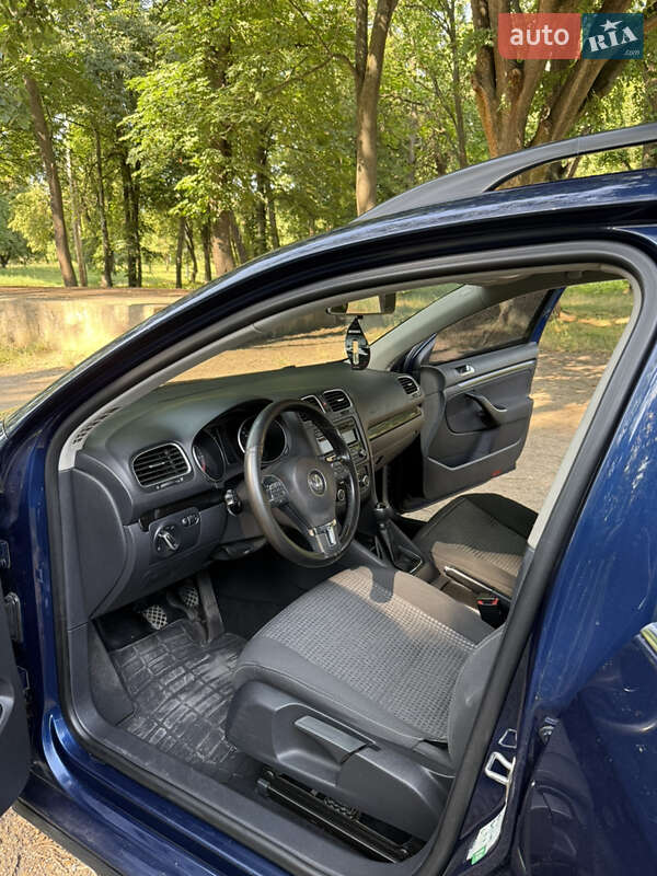Універсал Volkswagen Golf 2010 в Ямполі