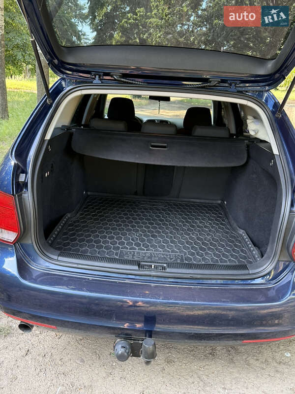 Універсал Volkswagen Golf 2010 в Ямполі