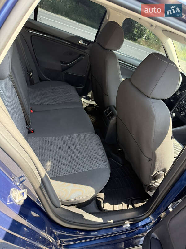 Універсал Volkswagen Golf 2010 в Ямполі