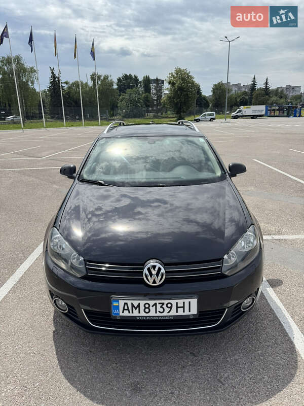 Универсал Volkswagen Golf 2010 в Житомире