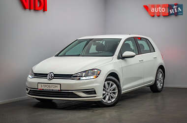 Хэтчбек Volkswagen Golf 2018 в Киеве