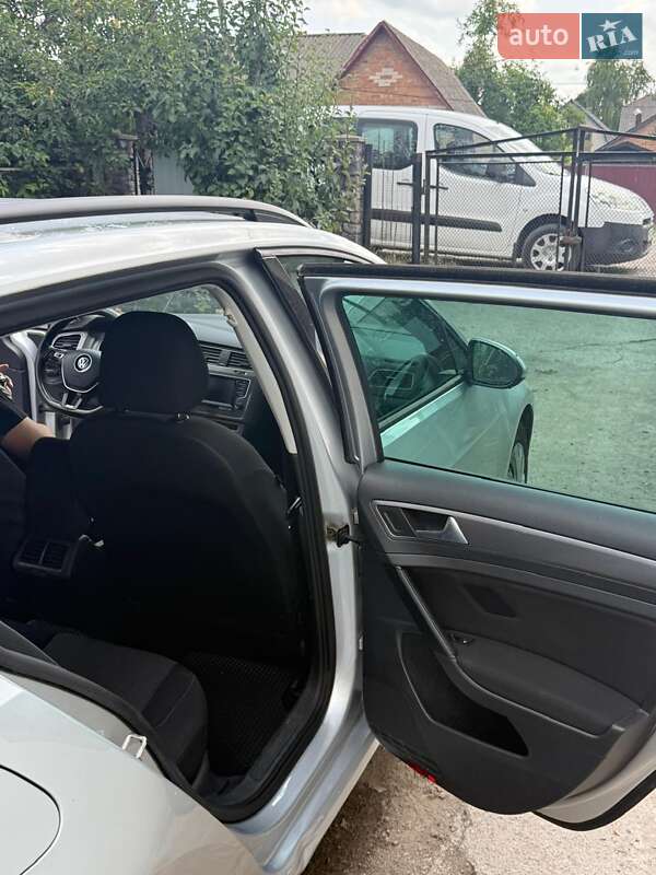 Універсал Volkswagen Golf 2014 в Хмільнику