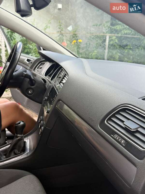 Універсал Volkswagen Golf 2014 в Хмільнику