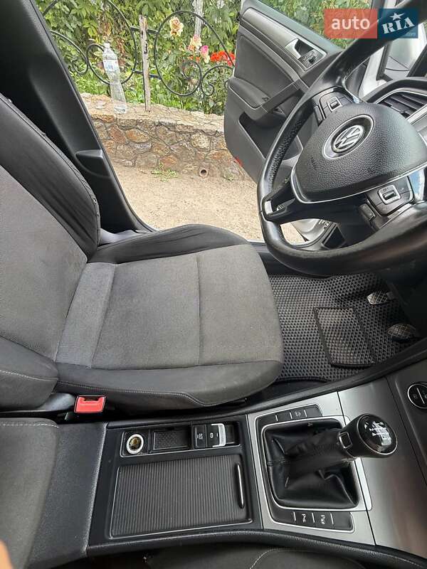 Універсал Volkswagen Golf 2014 в Хмільнику